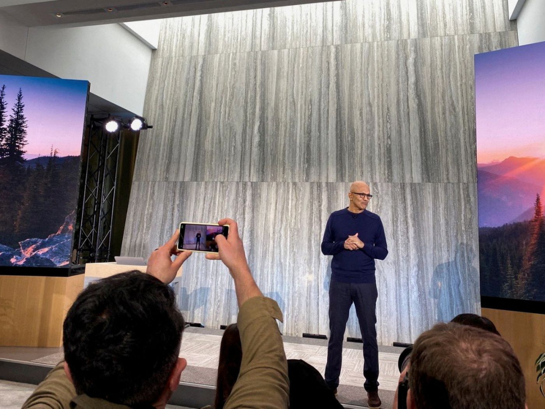 微软与 OpenAI 合作的另一面:内斗、争夺客户……