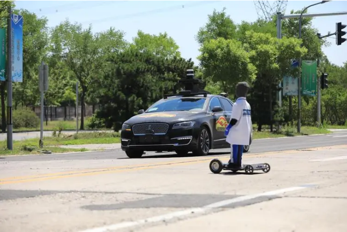 ChatGPT 接入车机,是否急了点?