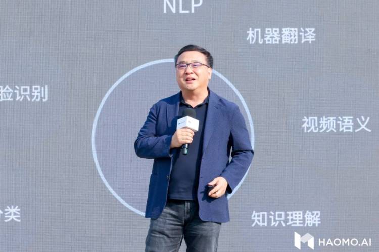 工程院院士张亚勤:预训练、生成式大模型,将带来自动驾驶技术范式新变革