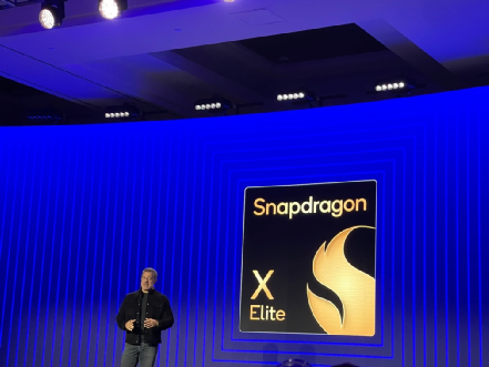 碾压苹果英特尔,还要把AI拉下云端,高通和一众中国公司一起“杀疯了”