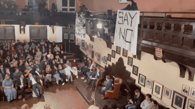 “ChatGPT之父”剑桥演讲遭抵制,学术大佬激战AI安全