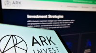 Cathie Wood 的 Ark Invest 出售 3.8 万美元的 Grayscale 股票,并抢购 5.6 万美元的区块 Cathie Wood 的 Ark Invest 出售 3.8 万美元的 Grayscale 股票,并抢购 5.6 万美元的区块