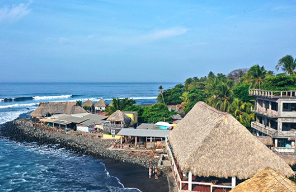 萨尔瓦多「比特币总统」连任,Web3 的又一「胜地」?