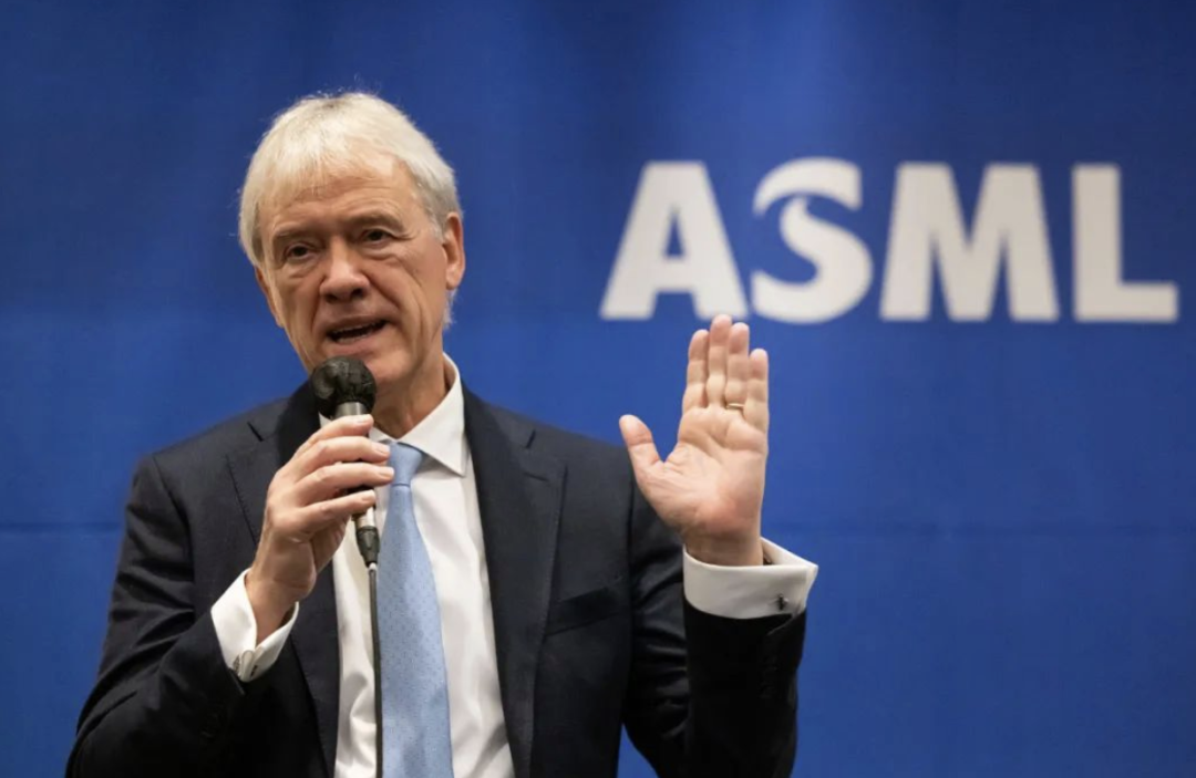 突然下滑！全球光刻机巨头，一夜跌没1968亿