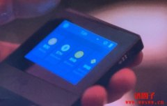 Netflix影集《回魂计》诈骗集团使用的冷钱包是哪一个牌子？